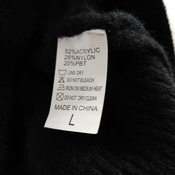 Black Long Sleeve Sweater with embroidered Hearts Size:Large - Picture 6 of 6